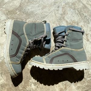 Patagonia Wading Boots, women’s size 8, sage green and tan